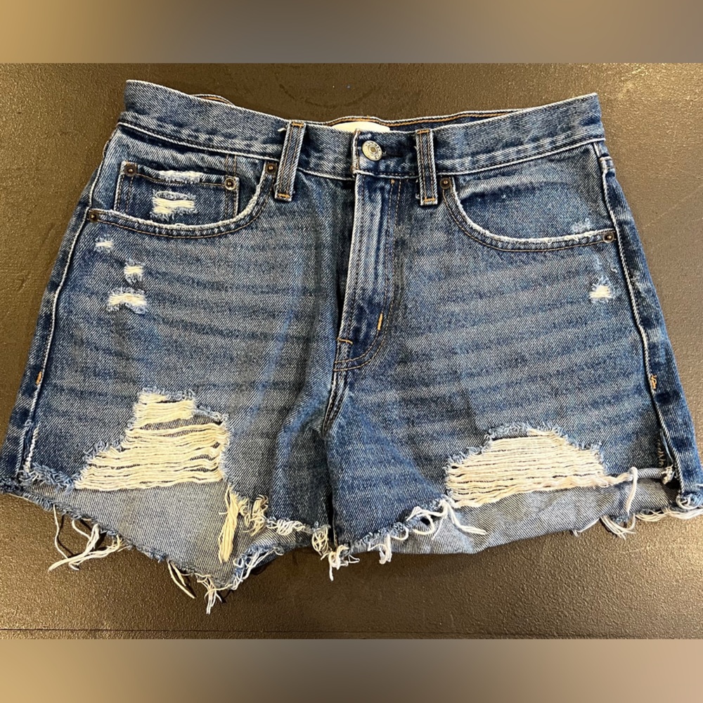Abercrombie Distressed Shorts size 26